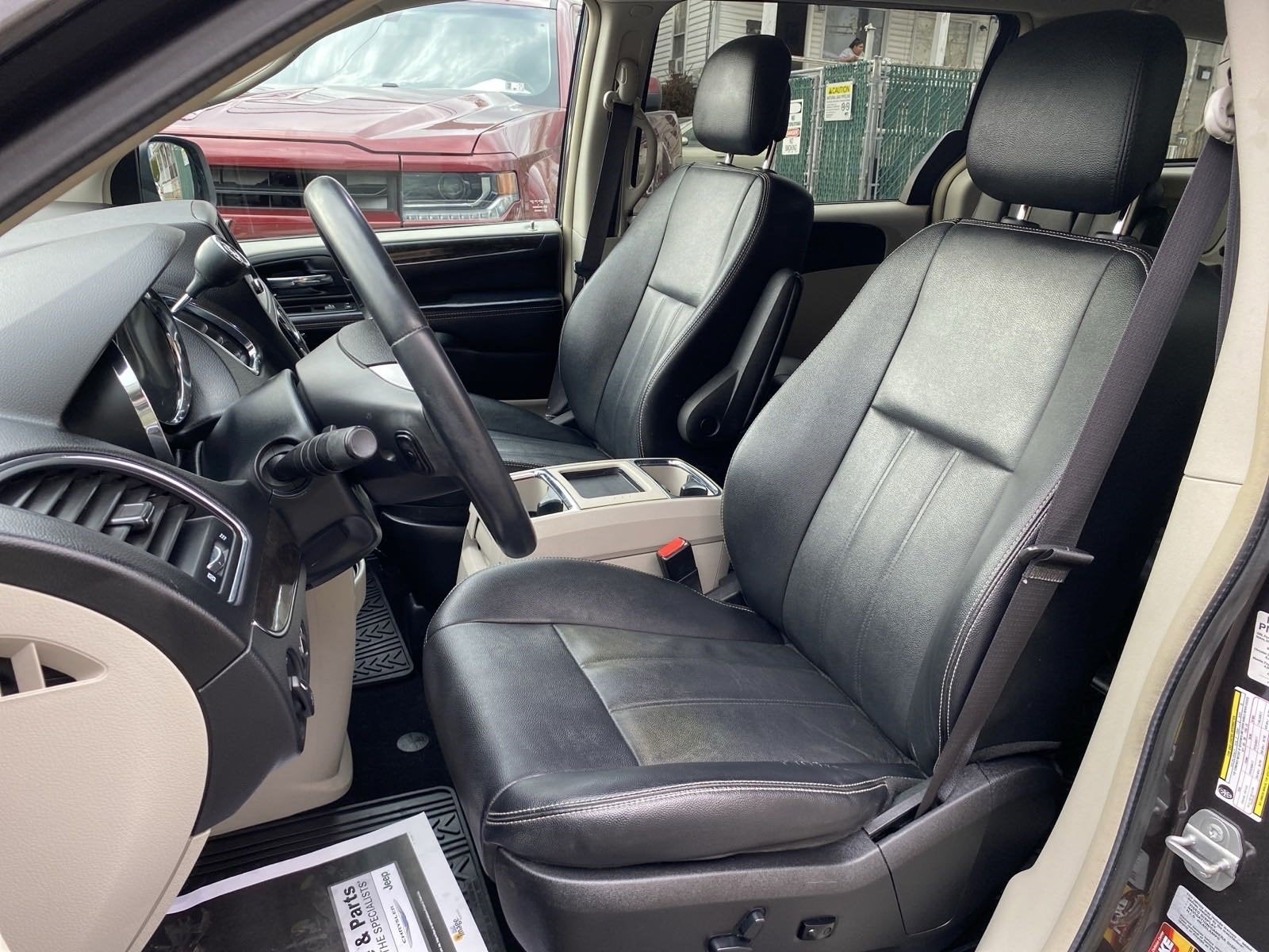 2016 Chrysler Town & Country TOURING